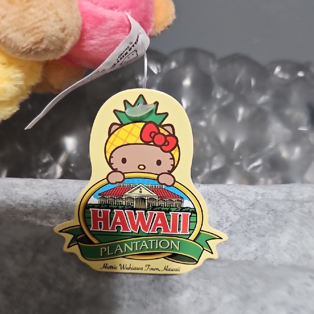 HELLO KITTY NWT HAWAII EXCLUSIVE KEY CHAIN Plush with Pink Bow and Pineapple - Picture 3 of 4